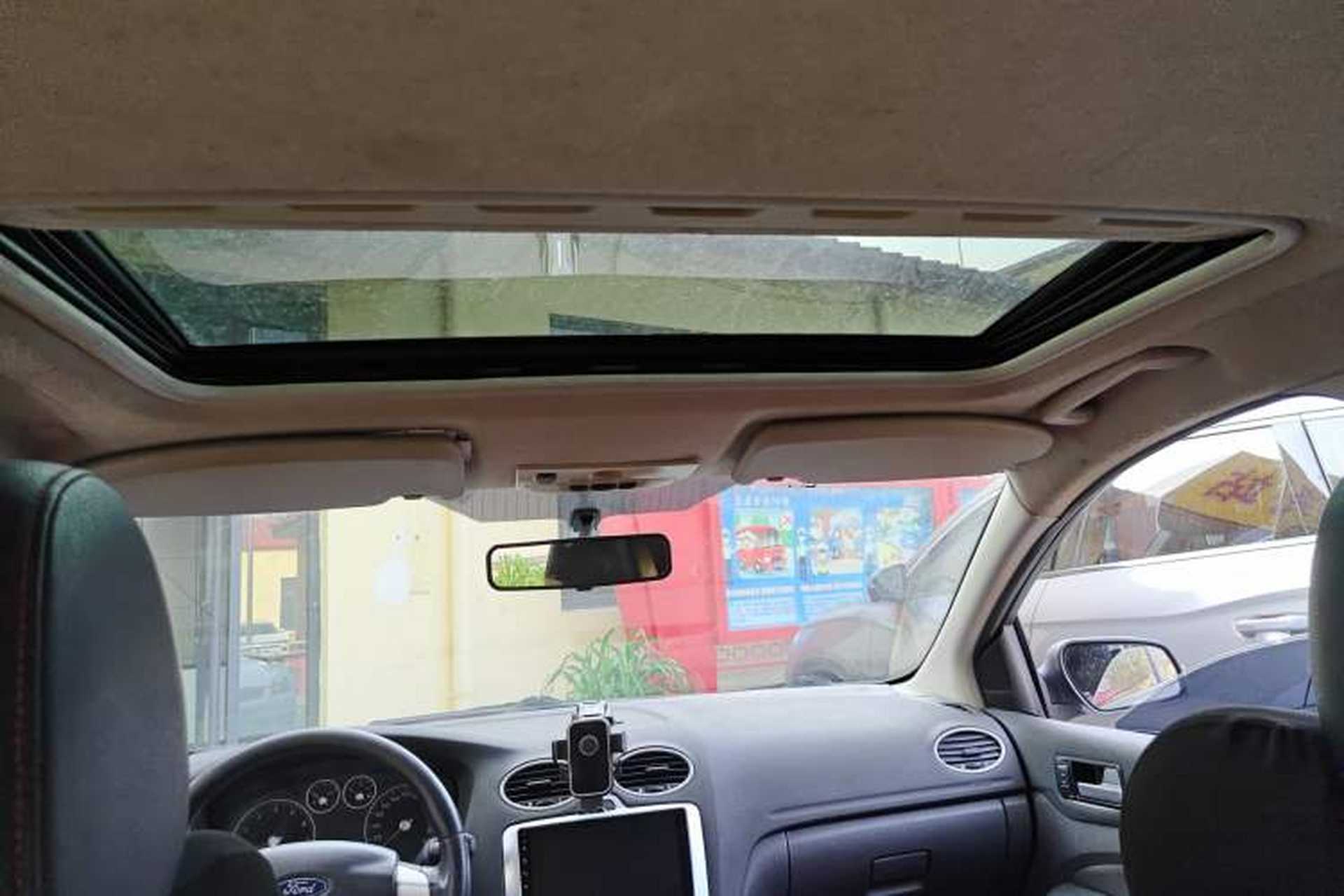 Used Ford Focus 2007 Hatchback 2.0L Automatic Sport Edition Headliner