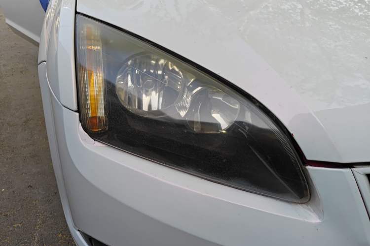 Used Ford Focus 2007 Hatchback 2.0L Automatic Sport Edition Right Front Headlight