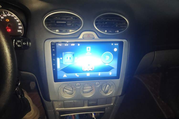 Used Ford Focus 2009 Hatchback 1.8L Manual Comfort Model Audio And AC Panel