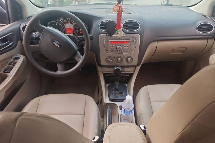 Used Ford Focus 2009 Sedan 1.8L Automatic Fashion Edition Center Console