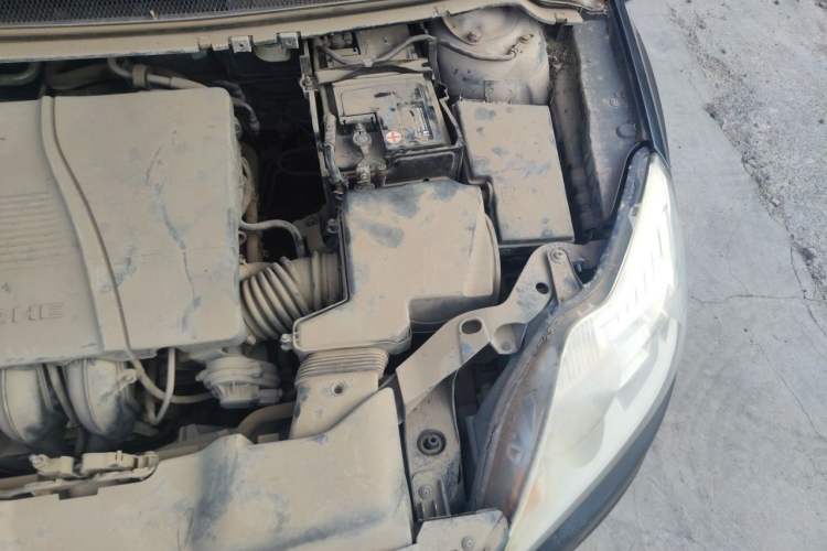 Used Ford Focus 2009 Sedan 1.8L Manual Comfort Model Engine Bay Left