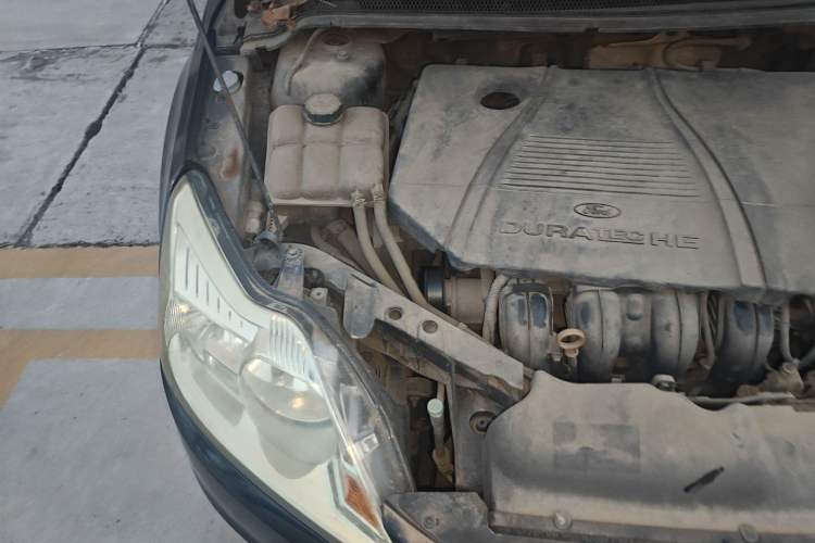 Used Ford Focus 2009 Sedan 1.8L Automatic Fashion Edition Engine Bay Right