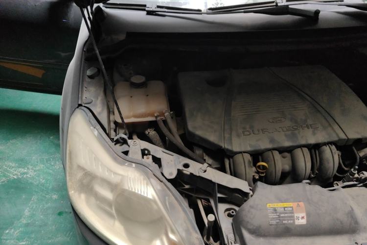 Used Ford Focus 2009 Sedan 1.8L Automatic Fashion Edition Engine Bay Right