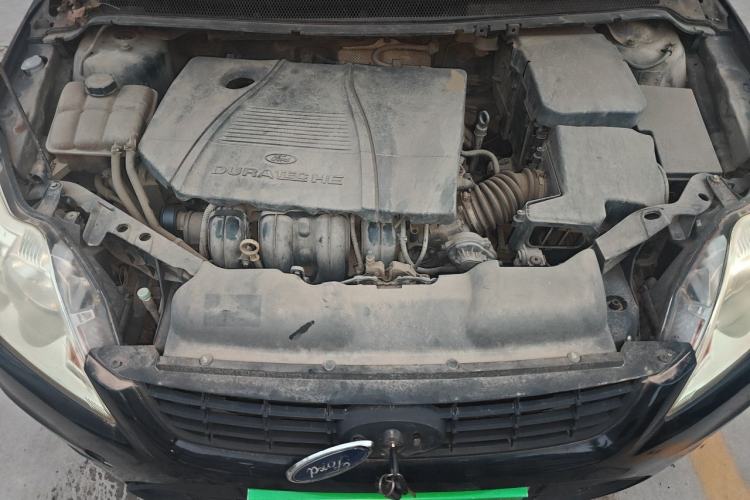 Used Ford Focus 2009 Sedan 1.8L Automatic Fashion Edition Engine Bay
