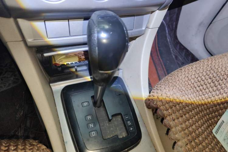 Used Ford Focus 2009 Sedan 1.8L Automatic Fashion Edition Gear Lever