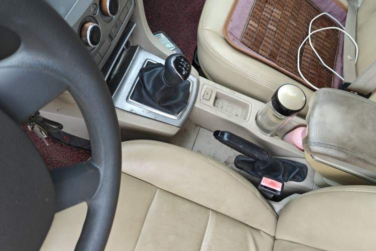 Used Ford Focus 2009 Hatchback 1.8L Manual Comfort Model Gear Lever