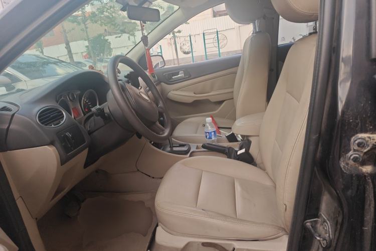 Used Ford Focus 2009 Sedan 1.8L Automatic Fashion Edition Left Front Seat