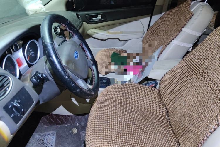 Used Ford Focus 2009 Sedan 1.8L Automatic Fashion Edition Left Front Seat