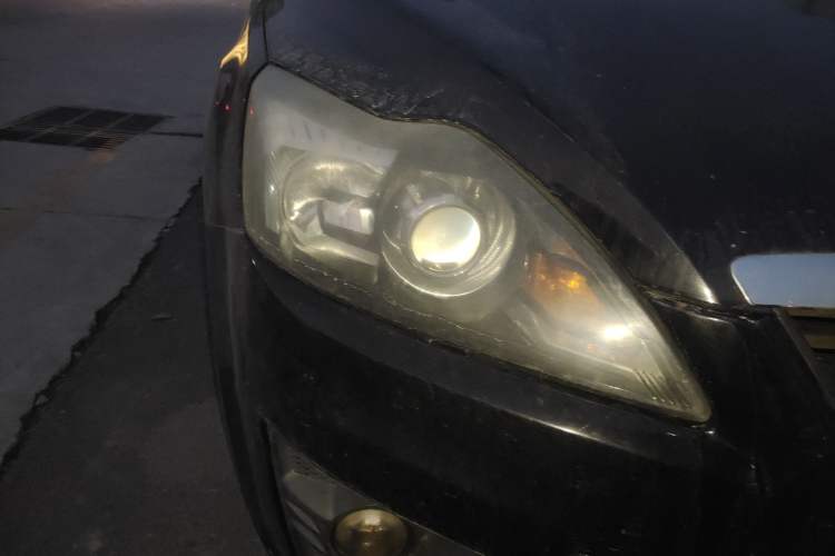 Used Ford Focus 2009 Hatchback 1.8L Manual Comfort Model Right Front Headlight