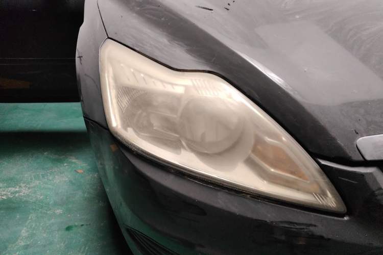 Used Ford Focus 2009 Sedan 1.8L Automatic Fashion Edition Right Front Headlight