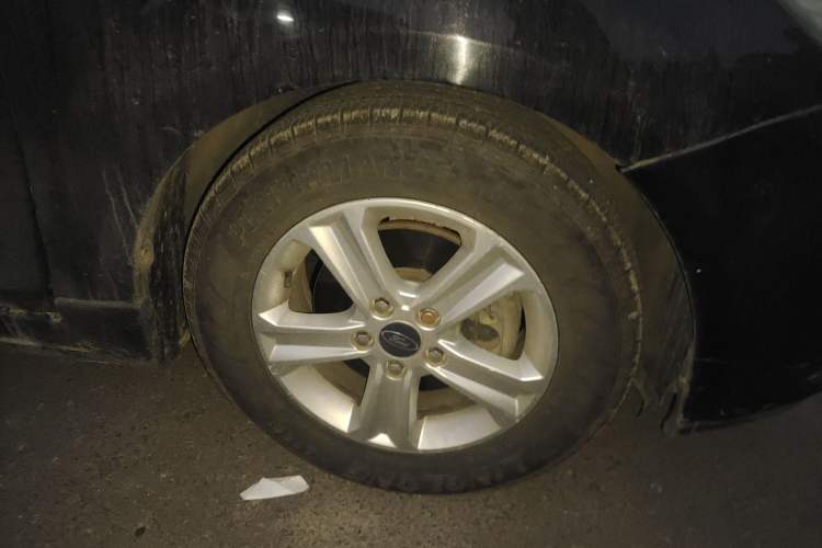 Used Ford Focus 2009 Hatchback 1.8L Manual Comfort Model Right Front Wheel Hub