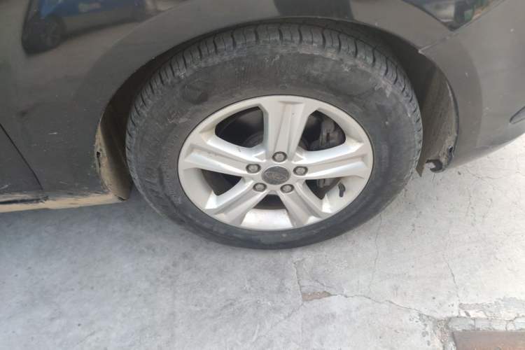 Used Ford Focus 2009 Sedan 1.8L Manual Comfort Model Right Front Wheel Hub