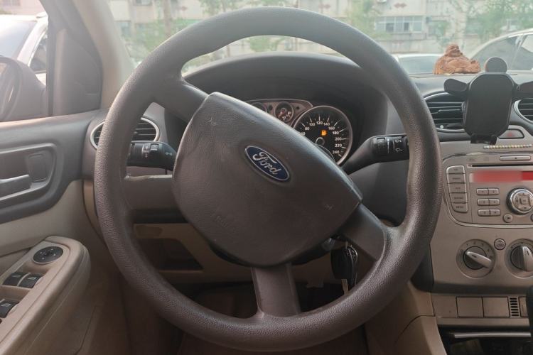 Used Ford Focus 2009 Sedan 1.8L Automatic Fashion Edition Steering Wheel