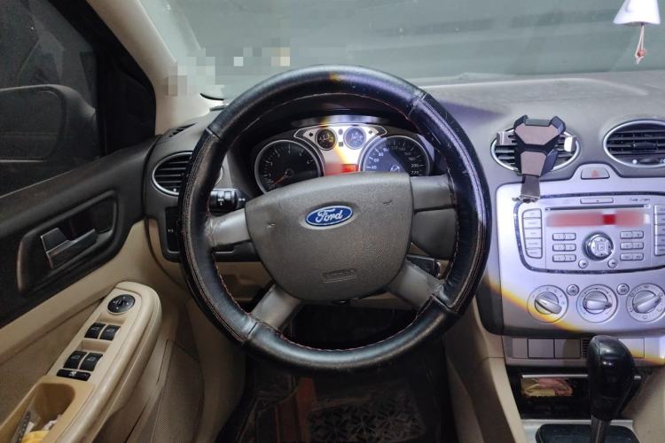 Used Ford Focus 2009 Sedan 1.8L Automatic Fashion Edition Steering Wheel