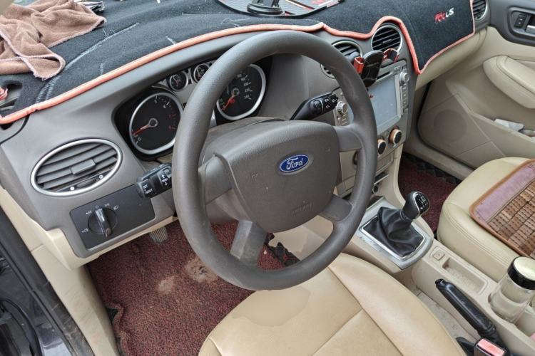Used Ford Focus 2009 Hatchback 1.8L Manual Comfort Model Steering Wheel