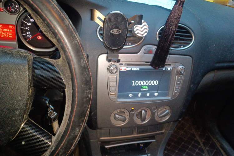 Used Ford Focus 2009 Hatchback 1.8L Manual Comfort Model Audio And AC Panel