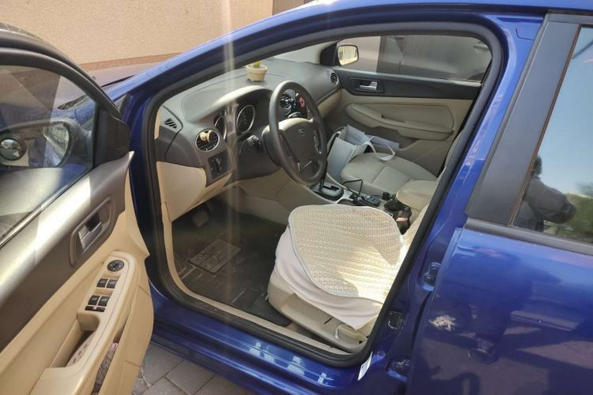 Used Ford Focus 2009 Hatchback 1.8L Automatic Fashion Edition Driver Seat