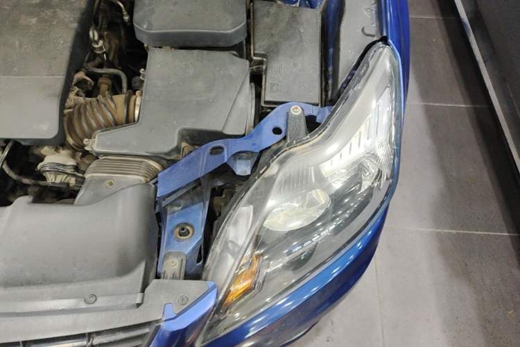 Used Ford Focus 2009 Hatchback 1.8L Automatic Fashion Edition Engine Bay Left