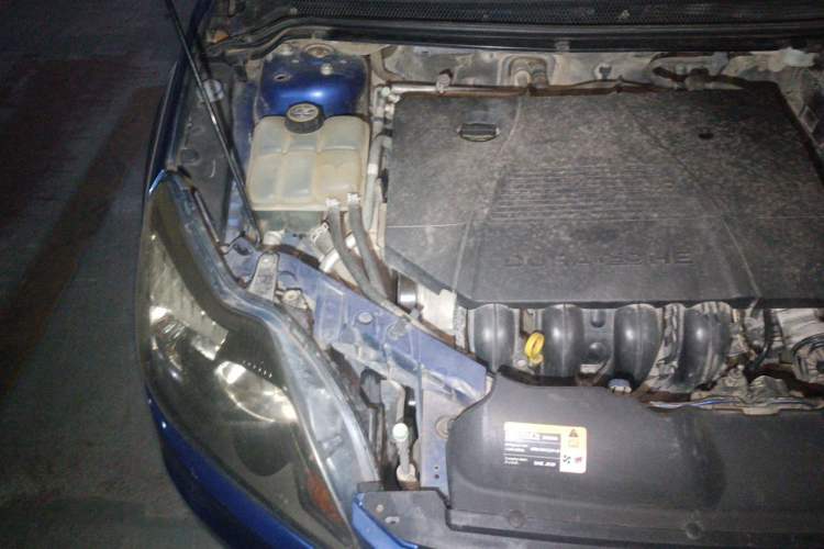 Used Ford Focus 2009 Hatchback 1.8L Manual Comfort Model Engine Bay Right
