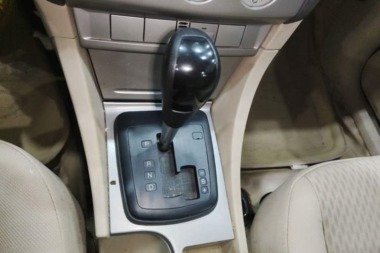 Used Ford Focus 2009 Hatchback 1.8L Automatic Fashion Edition Gear Lever