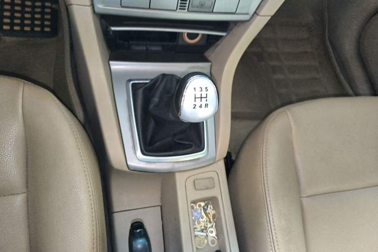Used Ford Focus 2009 Sedan 1.8L Manual Comfort Model Gear Lever