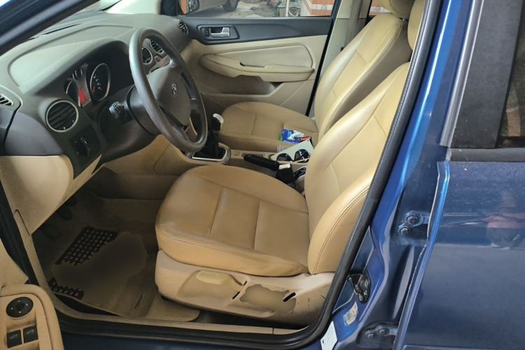 Used Ford Focus 2009 Sedan 1.8L Manual Comfort Model Left Front Seat