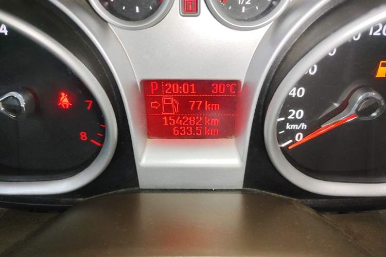 Used Ford Focus 2009 Hatchback 1.8L Automatic Fashion Edition Odometer Close Up
