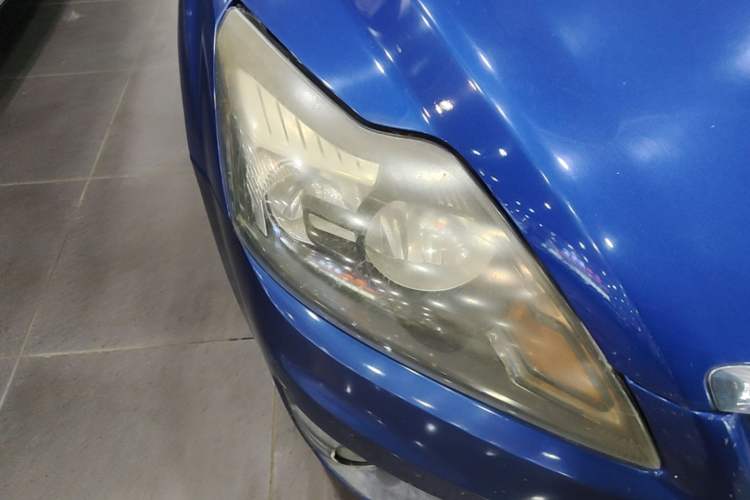 Used Ford Focus 2009 Hatchback 1.8L Automatic Fashion Edition Right Front Headlight