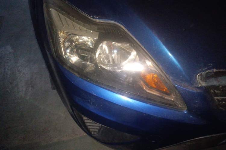 Used Ford Focus 2009 Hatchback 1.8L Manual Comfort Model Right Front Headlight