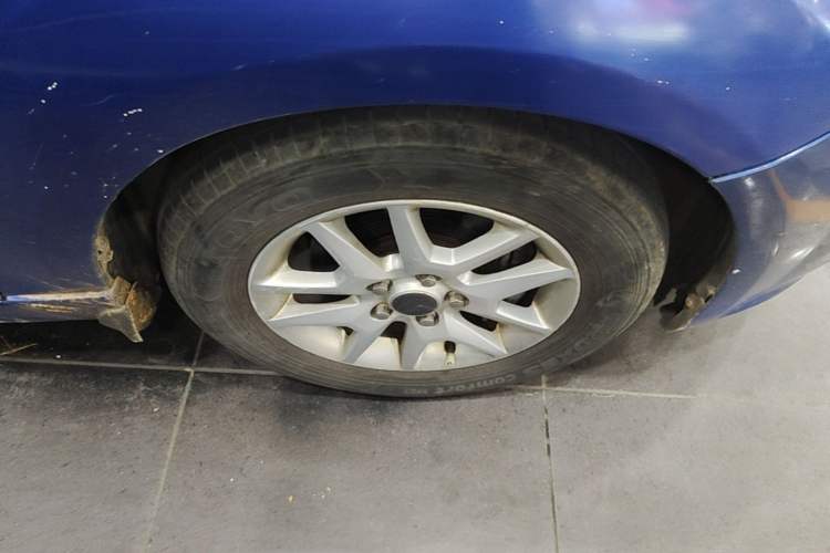 Used Ford Focus 2009 Hatchback 1.8L Automatic Fashion Edition Right Front Wheel Hub