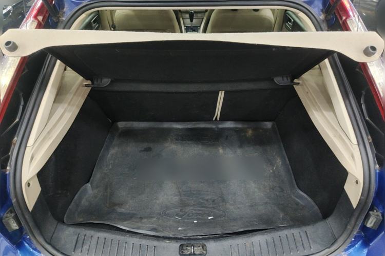 Used Ford Focus 2009 Hatchback 1.8L Automatic Fashion Edition Trunk