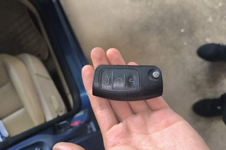 Used Ford Focus 2009 Sedan 1.8L Manual Comfort Model Vehicle Key