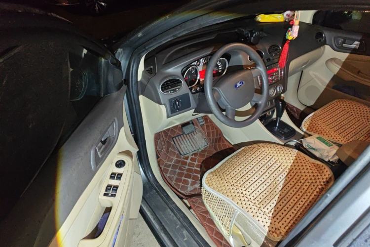 Used Ford Focus 2009 Hatchback 1.8L Automatic Fashion Edition Driver Seat