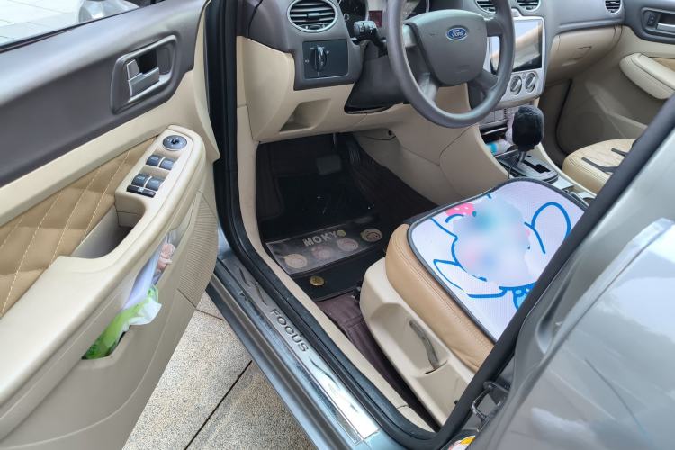 Used Ford Focus 2009 Sedan 1.8L Automatic Fashion Edition Driver Seat