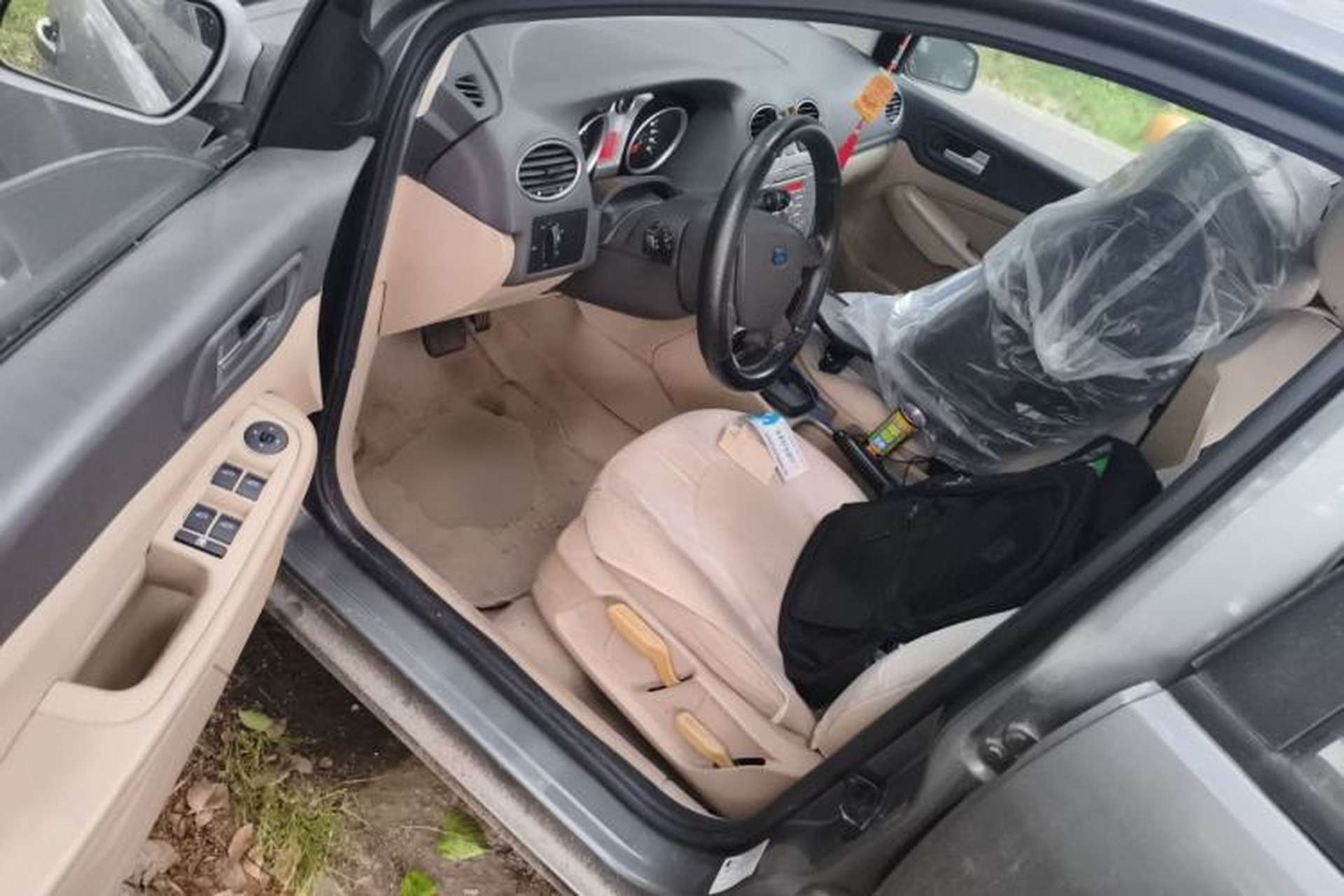 Used Ford Focus 2009 Sedan 1.8L Automatic Fashion Edition Driver Seat