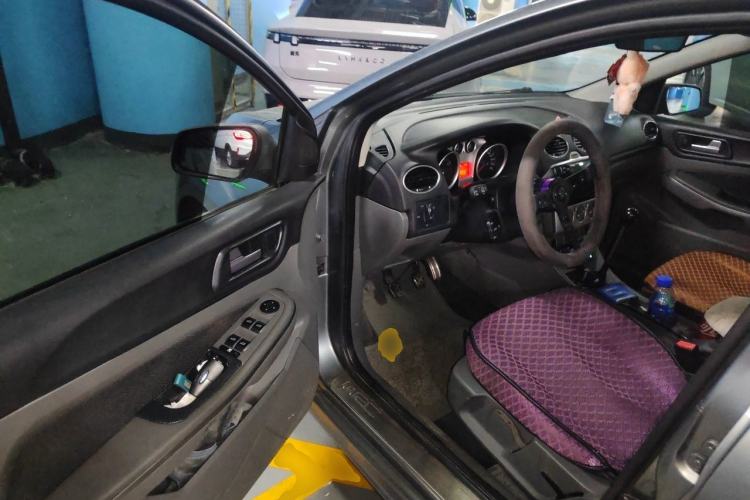 Used Ford Focus 2009 Hatchback 2.0L Manual Sport Model Driver Seat