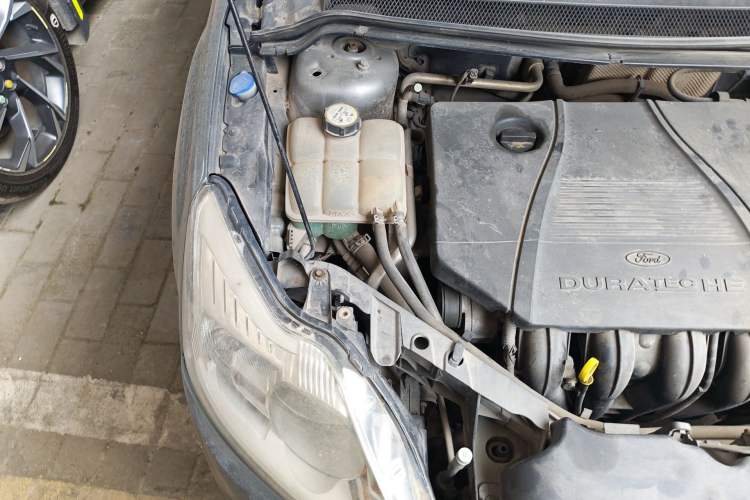 Used Ford Focus 2009 Sedan 1.8L Automatic Fashion Edition Engine Bay Right