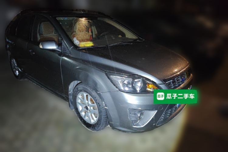 Used Ford Focus 2009 Hatchback 1.8L Automatic Fashion Edition Front Right 45 Deg