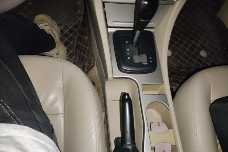 Used Ford Focus 2009 Sedan 1.8L Automatic Fashion Edition Gear Lever