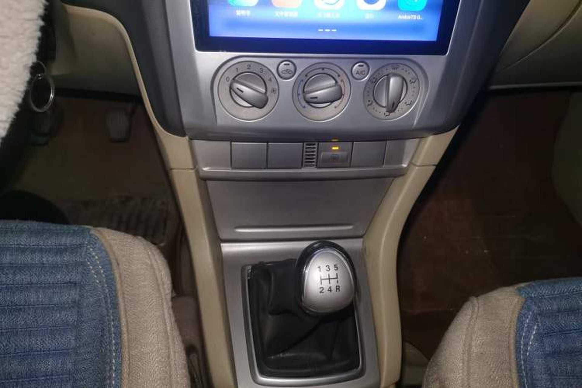 Used Ford Focus 2009 Sedan 1.8L Manual Comfort Model Gear Lever