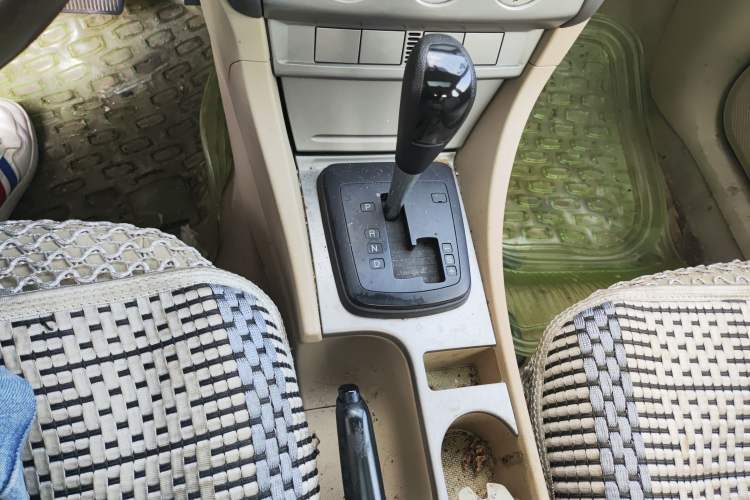 Used Ford Focus 2009 Sedan 1.8L Automatic Fashion Edition Gear Lever