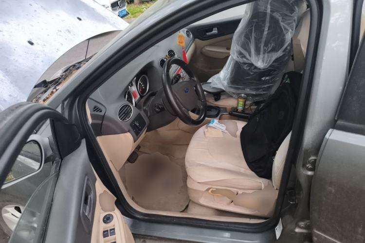 Used Ford Focus 2009 Sedan 1.8L Automatic Fashion Edition Left Front Seat