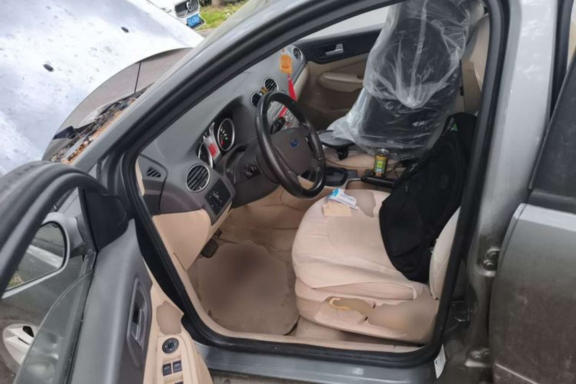 Used Ford Focus 2009 Sedan 1.8L Automatic Fashion Edition Left Front Seat