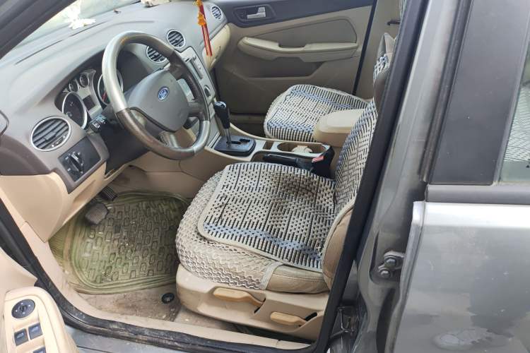 Used Ford Focus 2009 Sedan 1.8L Automatic Fashion Edition Left Front Seat