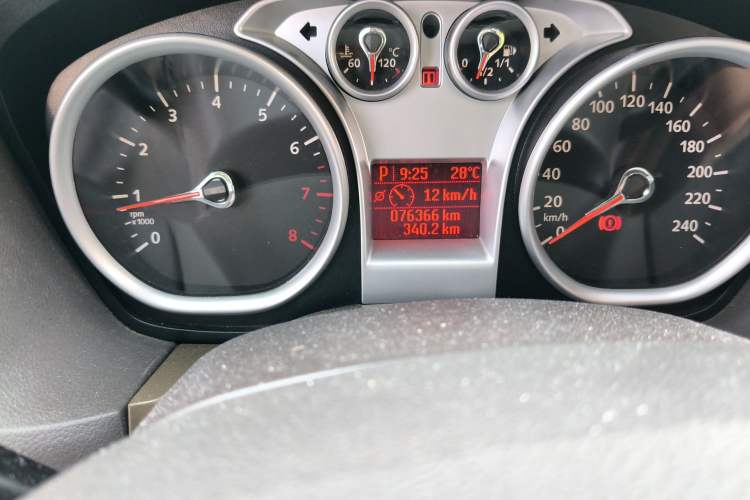 Used Ford Focus 2009 Sedan 1.8L Automatic Fashion Edition Odometer Close Up