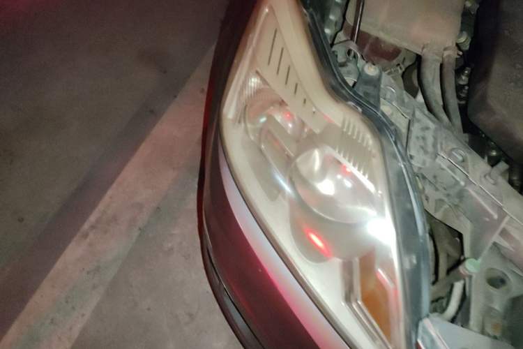 Used Ford Focus 2009 Sedan 1.8L Automatic Fashion Edition Right Front Headlight