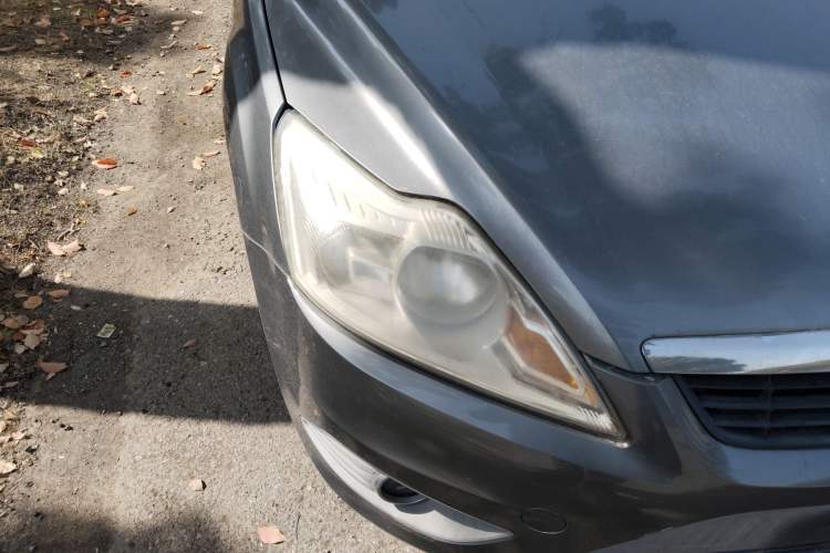 Used Ford Focus 2009 Sedan 1.8L Automatic Fashion Edition Right Front Headlight