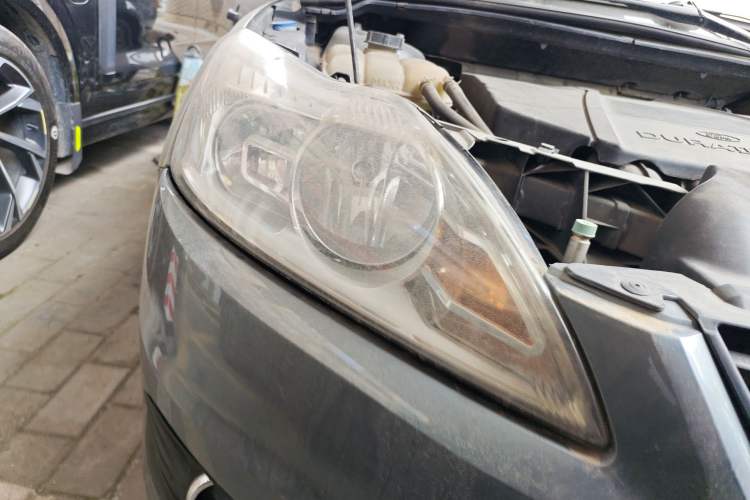 Used Ford Focus 2009 Sedan 1.8L Automatic Fashion Edition Right Front Headlight