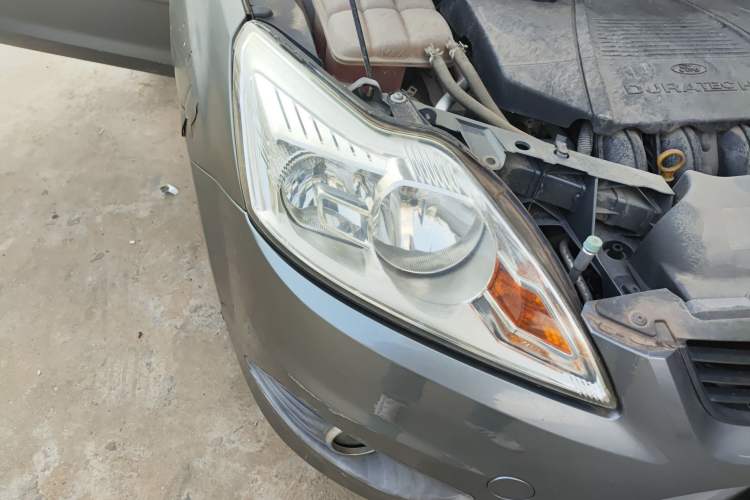 Used Ford Focus 2009 Sedan 1.8L Automatic Fashion Edition Right Front Headlight