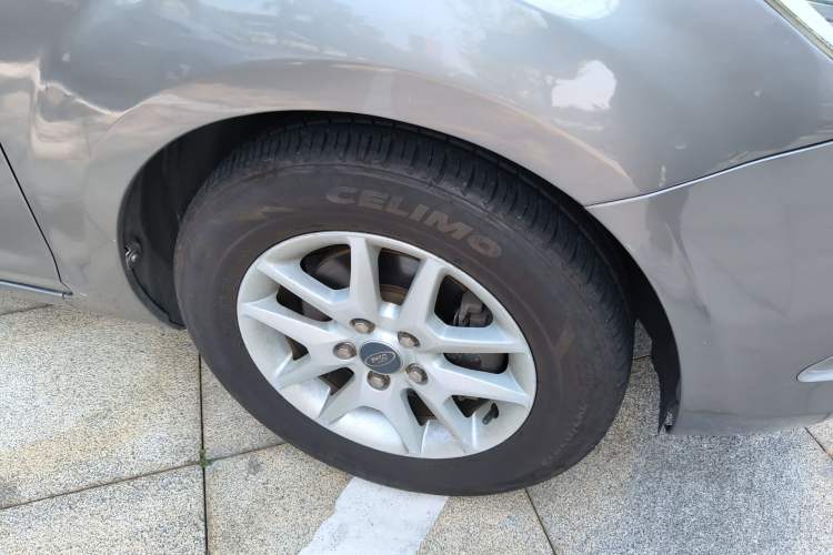 Used Ford Focus 2009 Sedan 1.8L Automatic Fashion Edition Right Front Wheel Hub